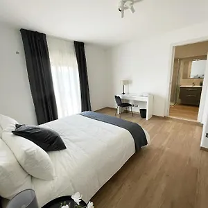 Casa Giulia , Catania-Fontanarossai nemzetközi repülőtér Olaszország